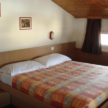 Hotel Capitani Bormio Bagian luar foto