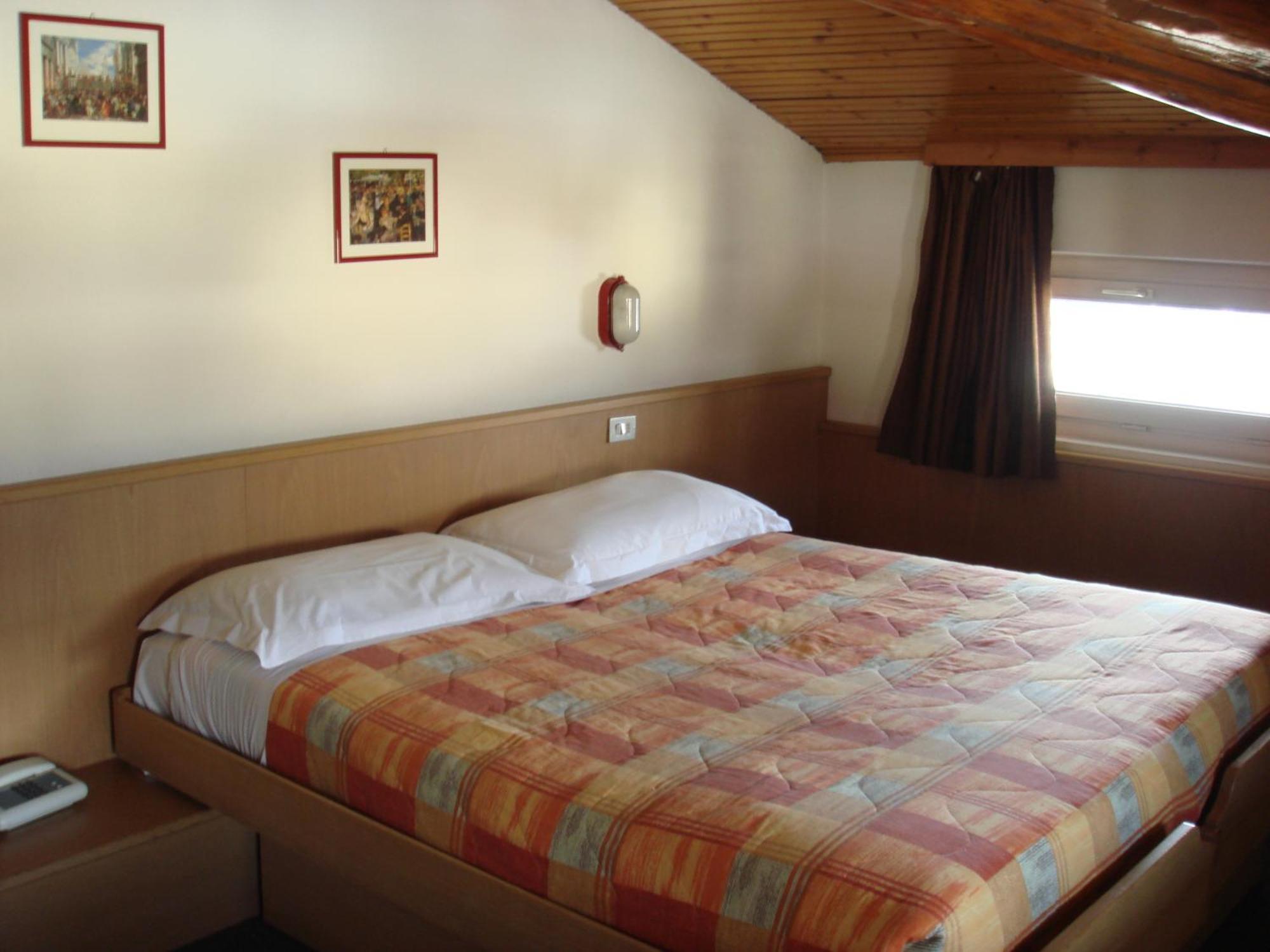 Hotel Capitani Bormio Bagian luar foto