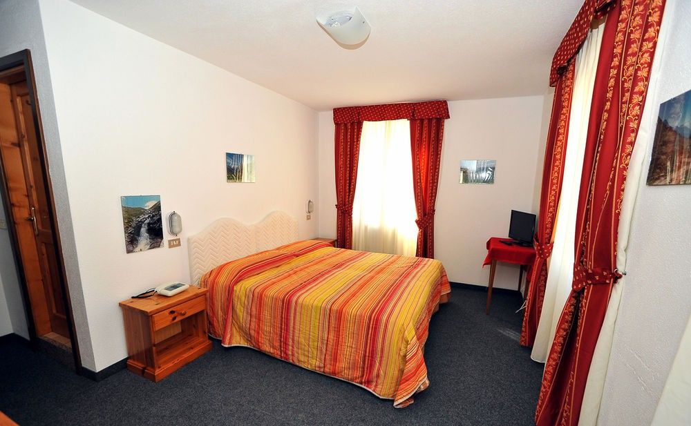 Hotel Capitani Bormio Bagian luar foto