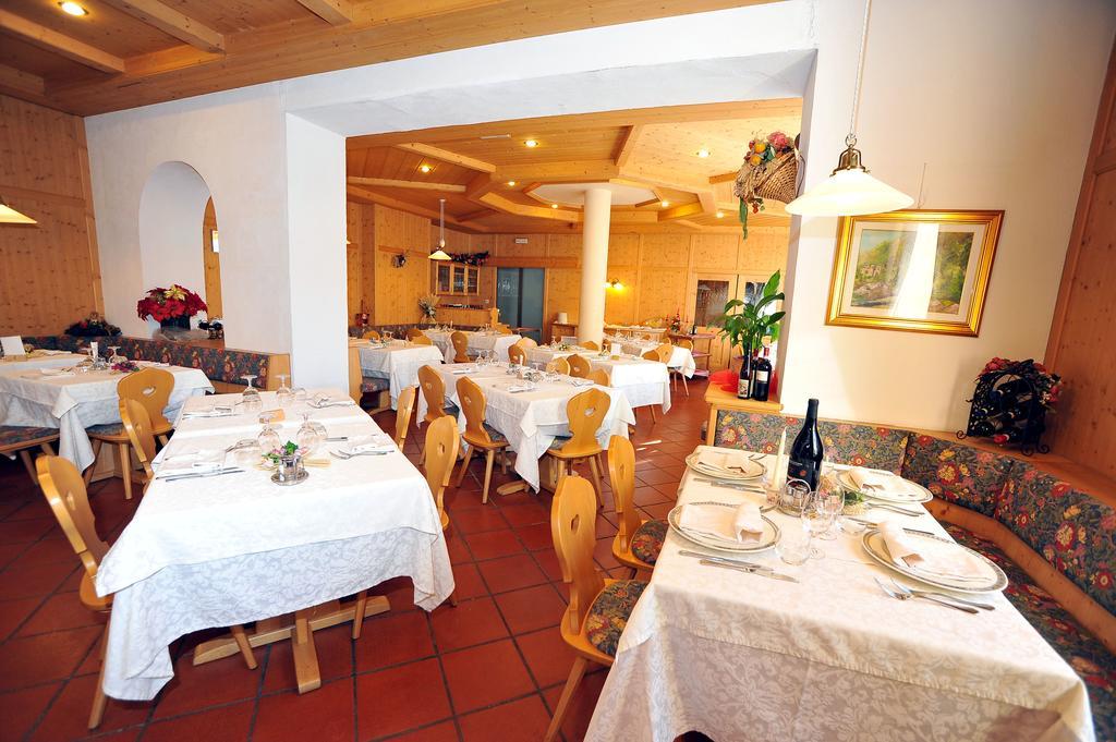 Hotel Capitani Bormio Bagian luar foto