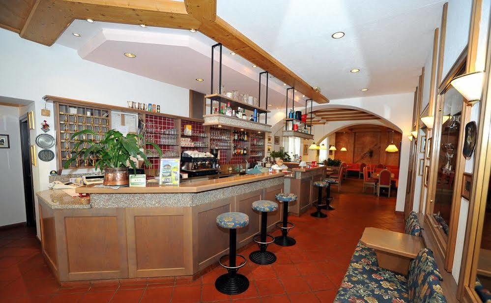 Hotel Capitani Bormio Bagian luar foto