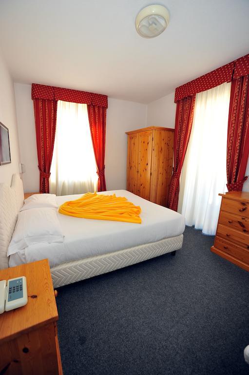 Hotel Capitani Bormio Bagian luar foto