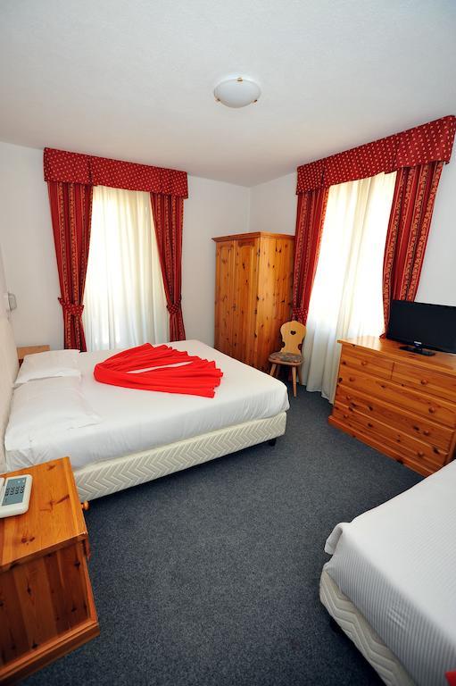 Hotel Capitani Bormio Bagian luar foto