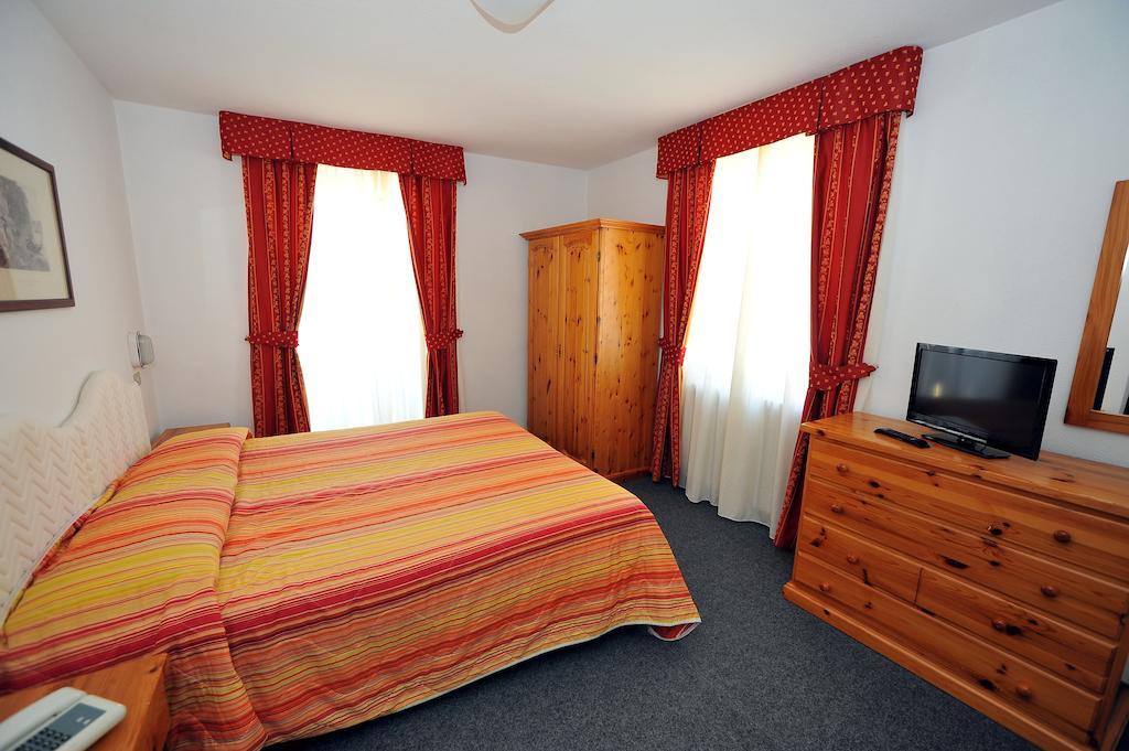 Hotel Capitani Bormio Bagian luar foto