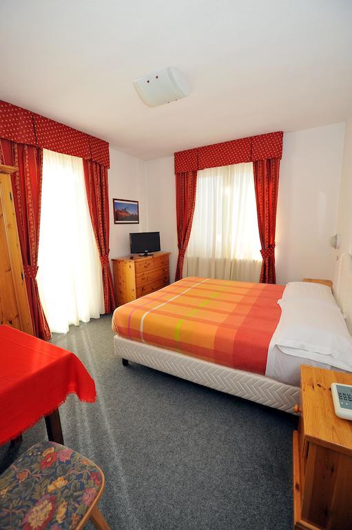Hotel Capitani Bormio Bagian luar foto