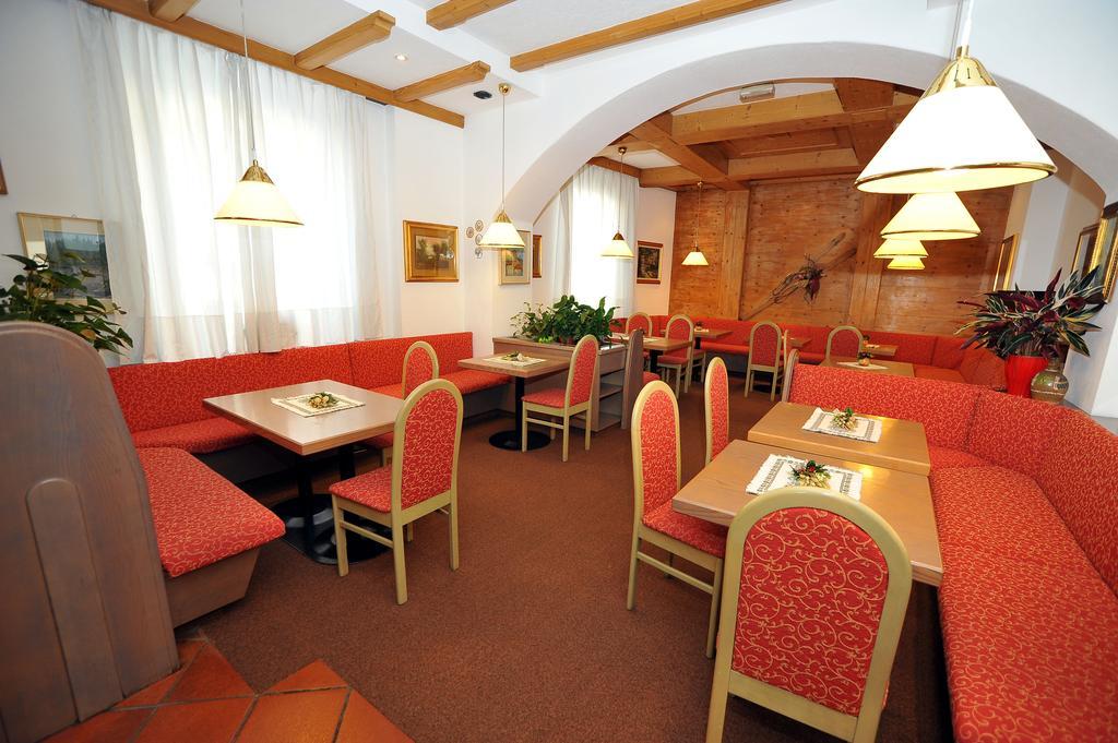 Hotel Capitani Bormio Bagian luar foto
