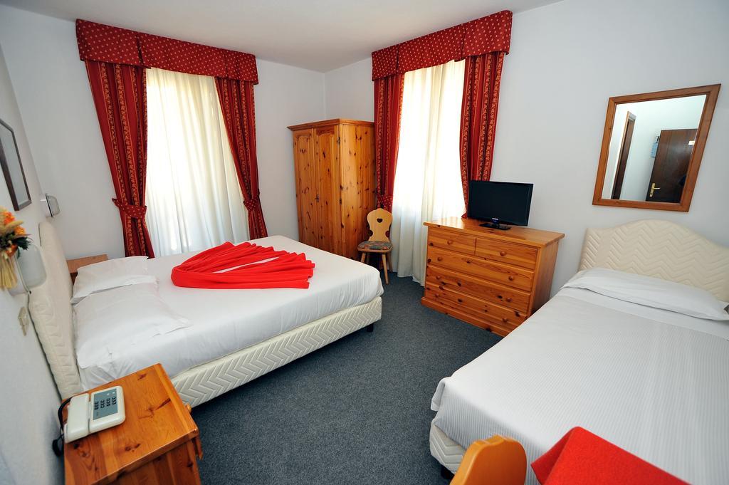 Hotel Capitani Bormio Bagian luar foto